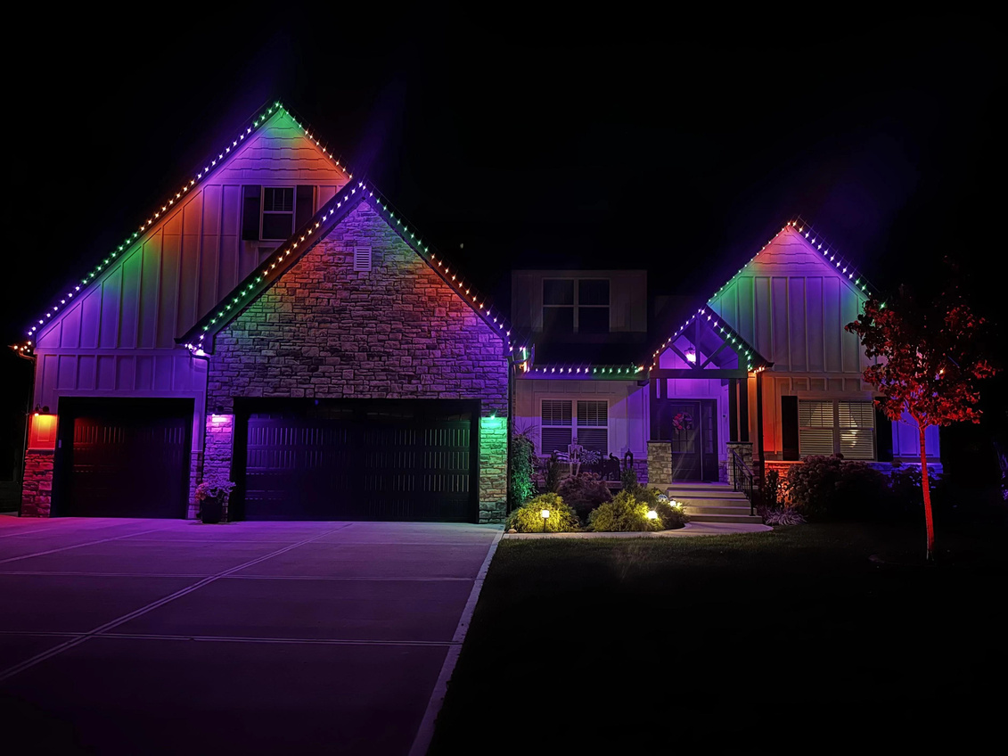 colorful christmas lights on a house at night
permanent holiday light
Utah LED Holiday Salt Lake City Christmas Festive Home